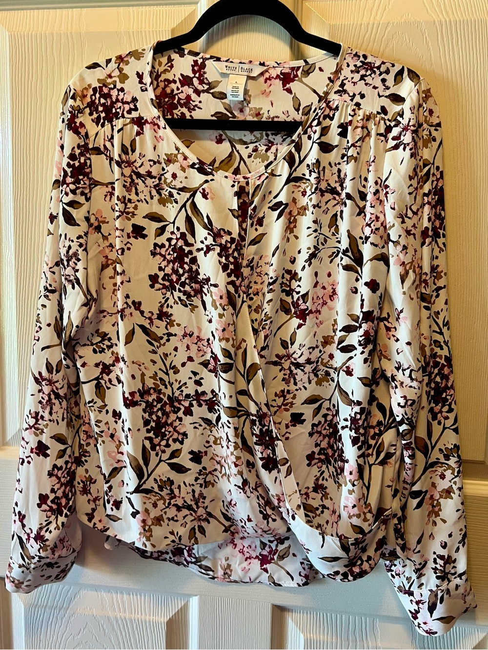 🌸 White House Black Market Floral Surplice Blouse Sz Large Long Sleeve🌸 - Picture 3 of 13